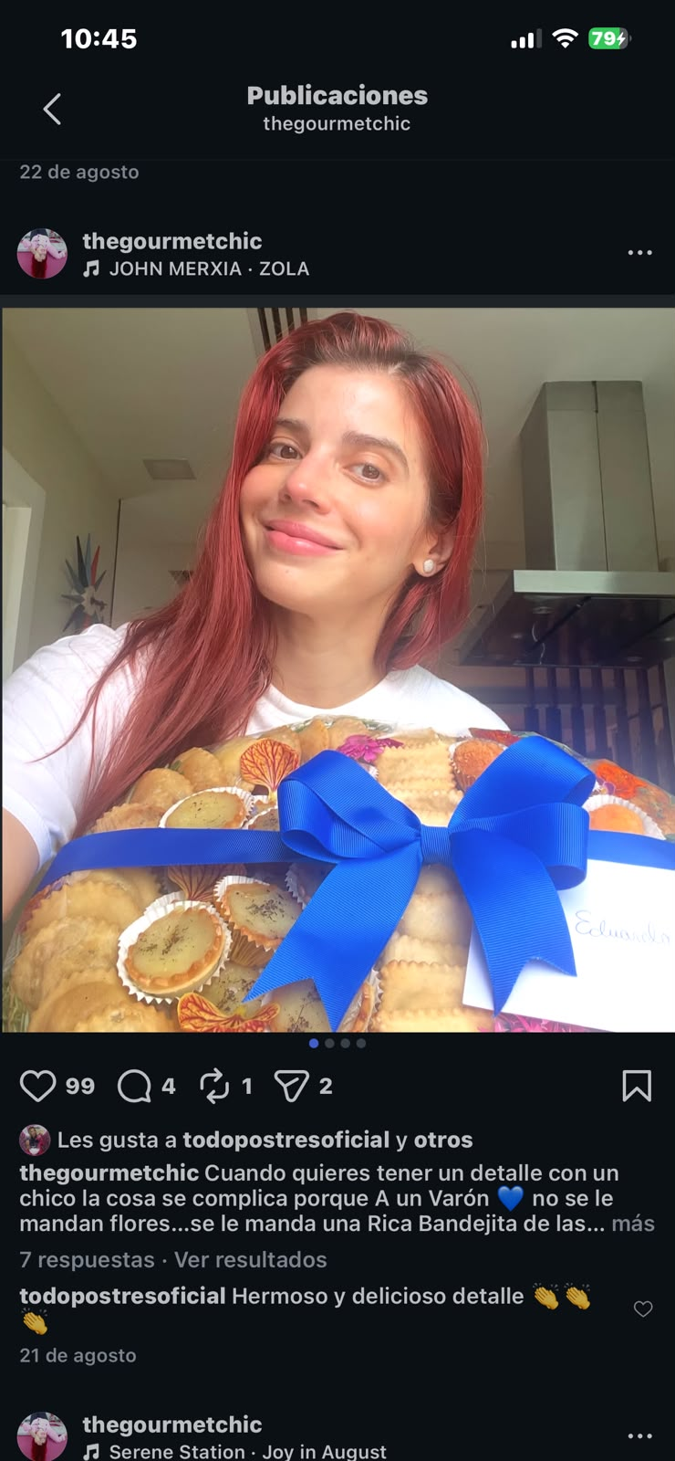 La creadora de Gourmet Chic presenta una bandeja de regalo con un lazo azul